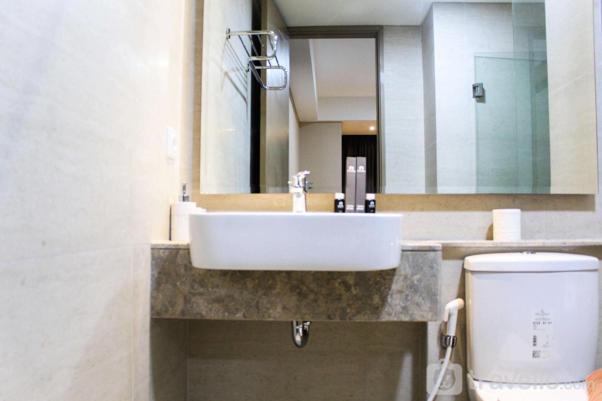 View 1br At Gold Coast Pik By Travelio Apartemen