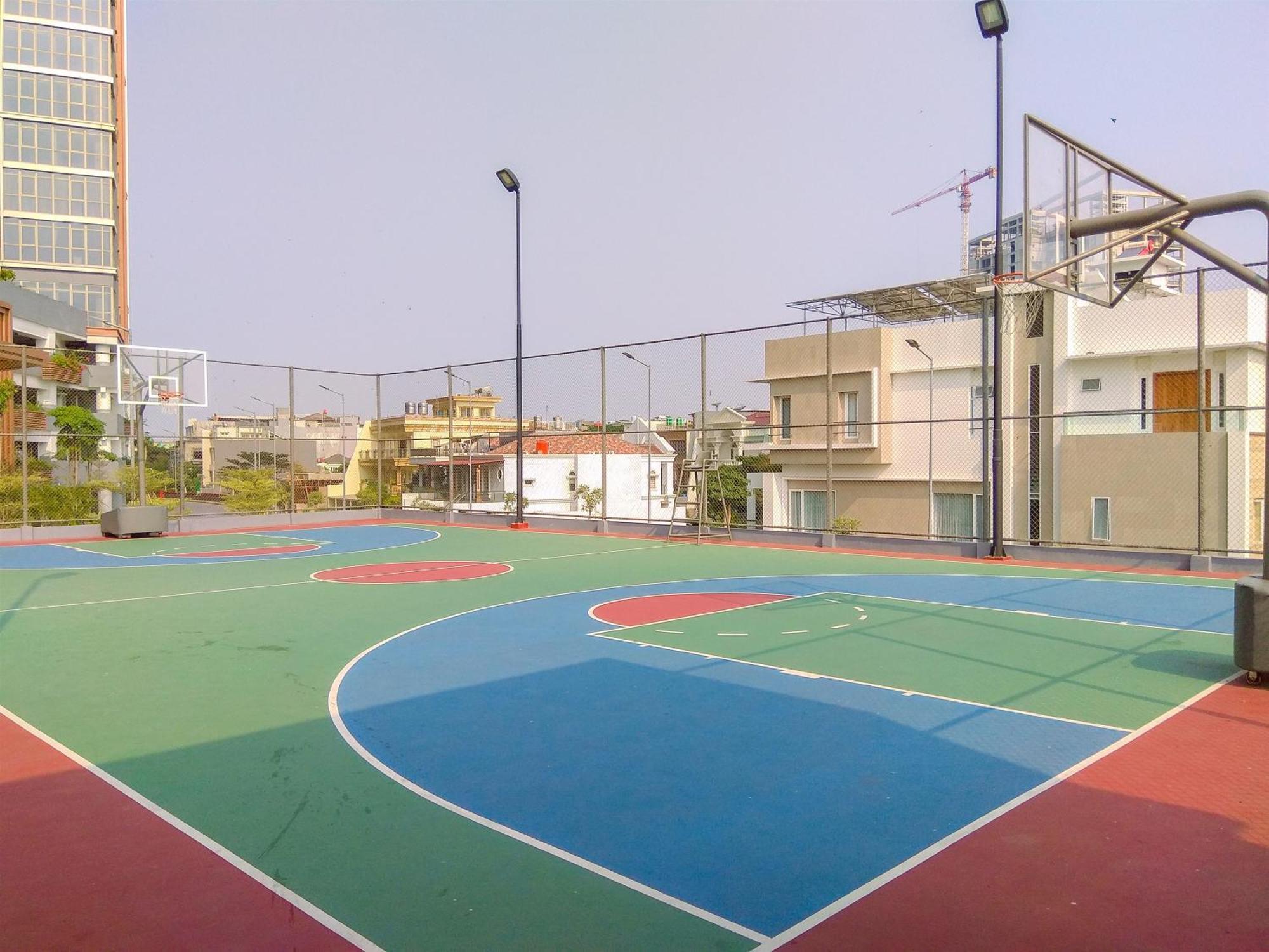 View 1br At Gold Coast Pik By Travelio Apartemen
